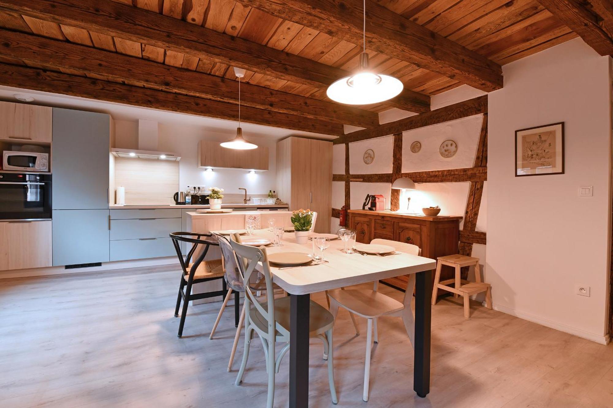 Grand Gite Dans Maison Alsacienne Historique Gueberschwihr Exteriör bild