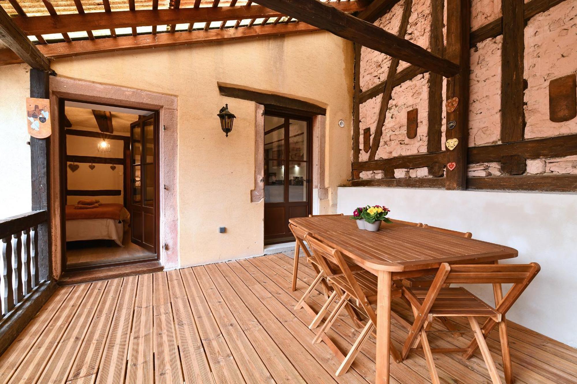 Grand Gite Dans Maison Alsacienne Historique Gueberschwihr Exteriör bild