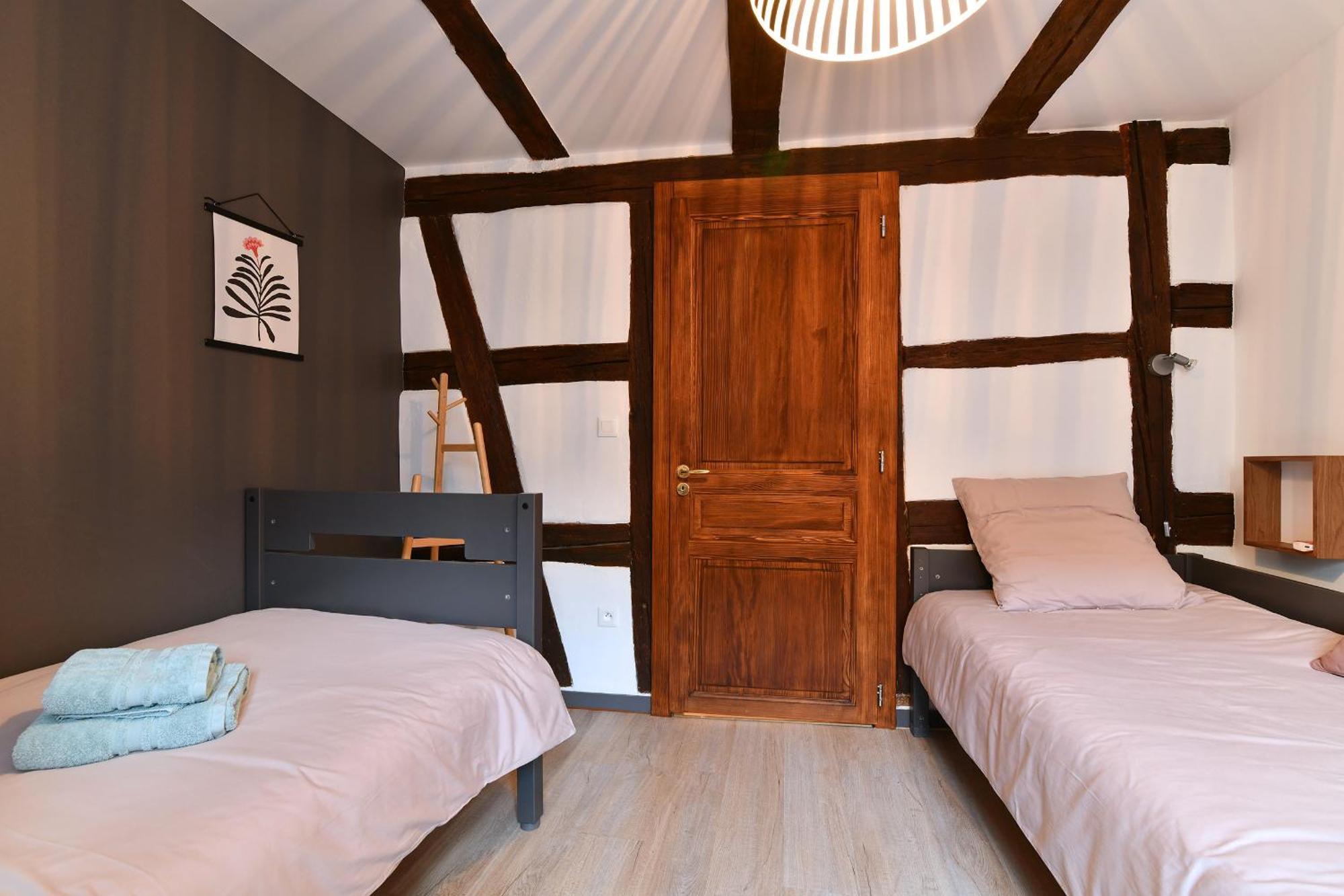 Grand Gite Dans Maison Alsacienne Historique Gueberschwihr Exteriör bild
